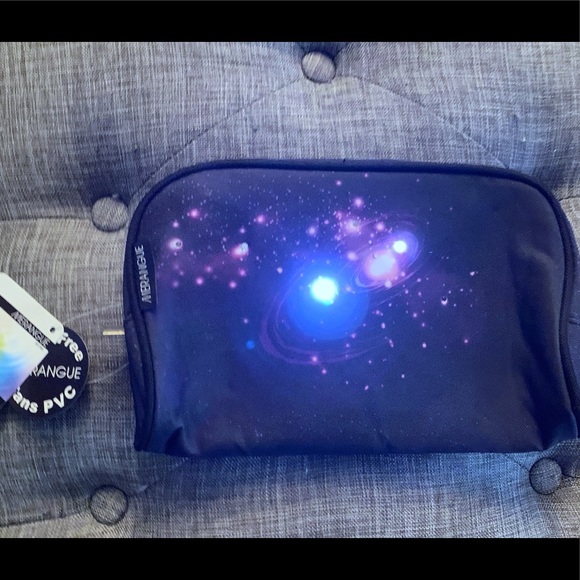NWT Merangue cosmic LED Light-up case - Picture 2 of 2
